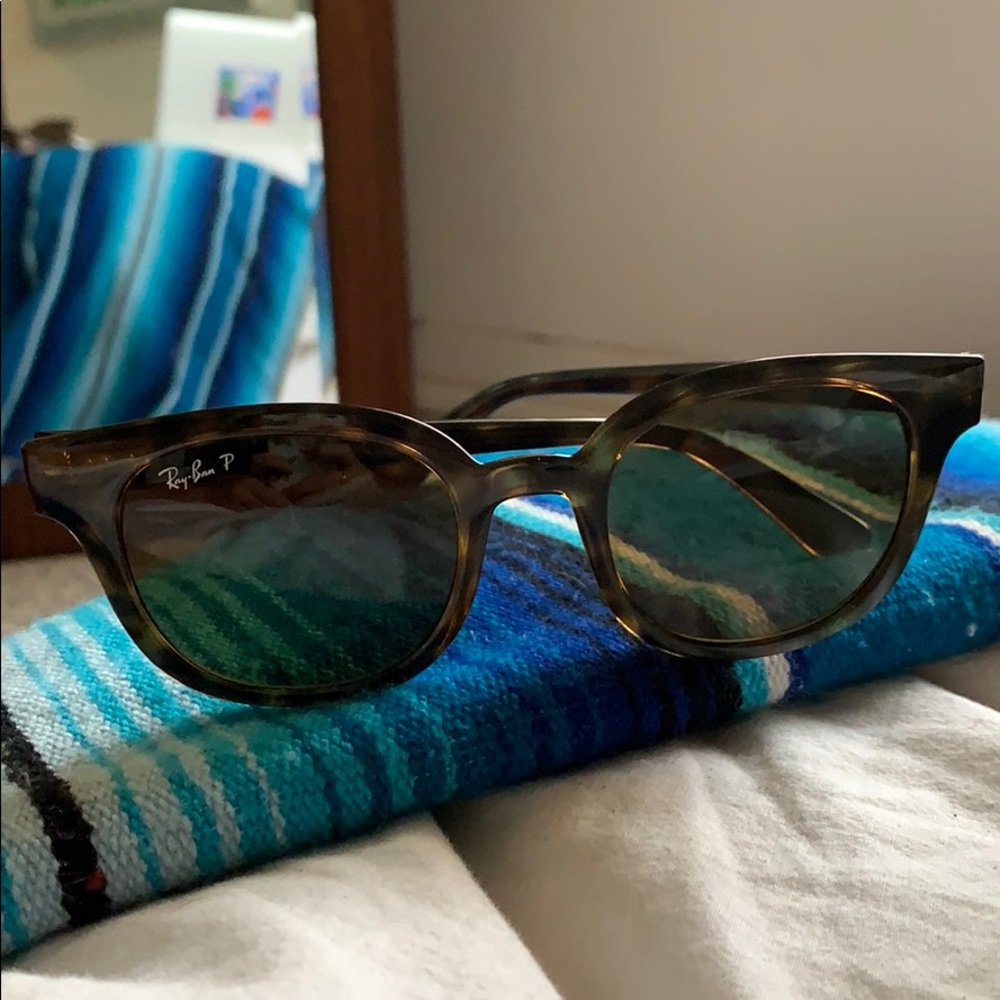 Polarized ray bans